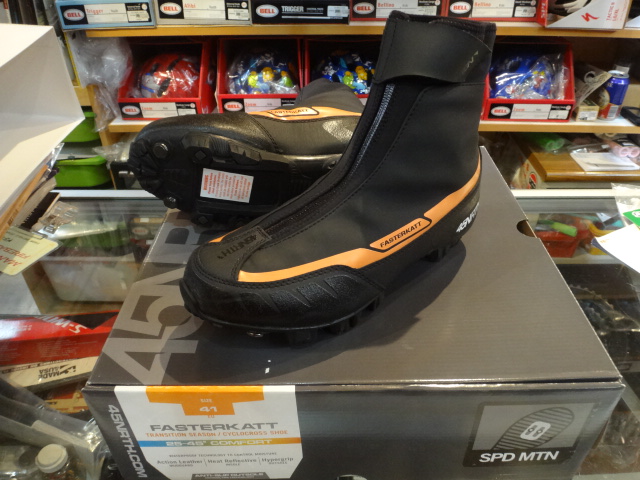 新入荷!_c0132901_802431.jpg