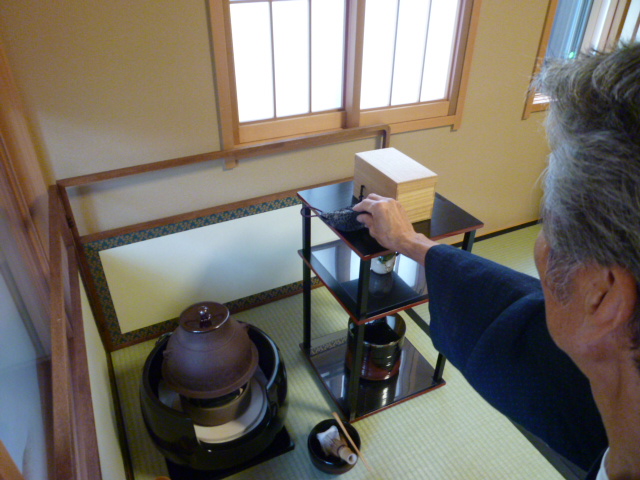 お稽古風景(31)…「茶通箱」【風炉】 : 朝日茶道教室