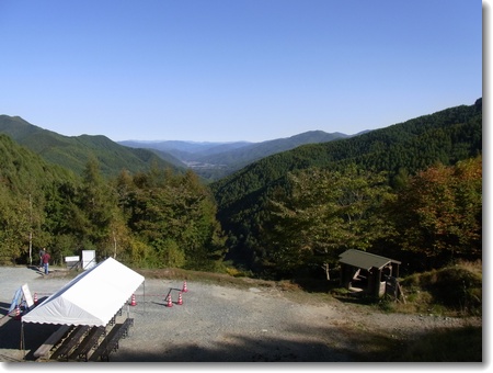 陣馬形山を後にして_c0147448_2213993.jpg