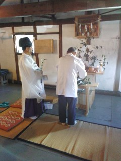 プチ便り( お祓いしました)_a0206870_1136033.jpg
