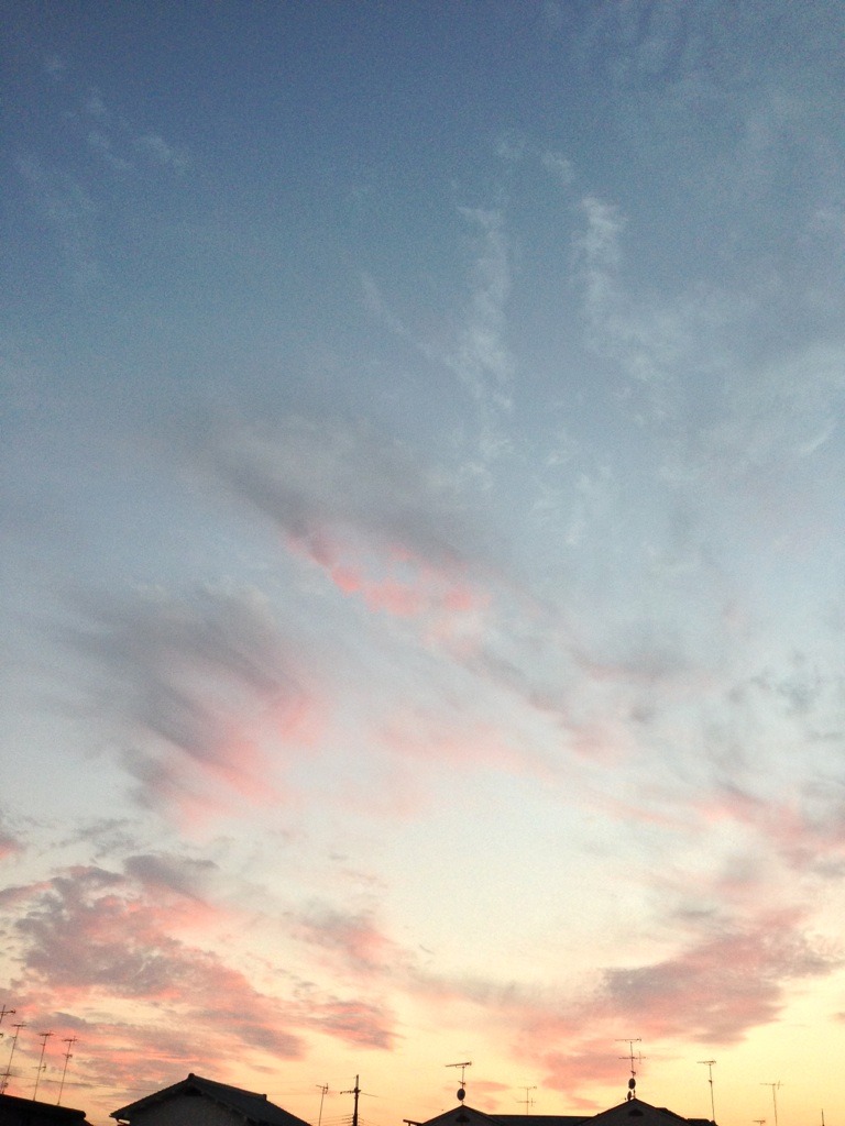 秋の夕焼け空 Rosy Room
