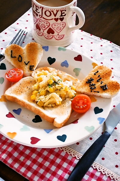 ❤笑顔になれる朝食❤愛の♪チーズとコーンのスクランブルエッグ☆_d0104926_1304026.jpg