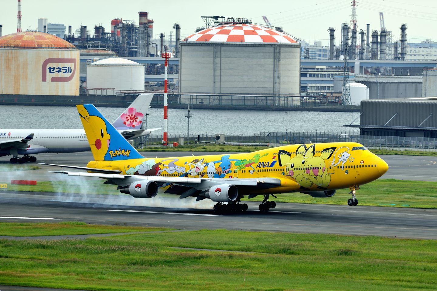 ピカチュウB747これにて。_d0172537_21193349.jpg