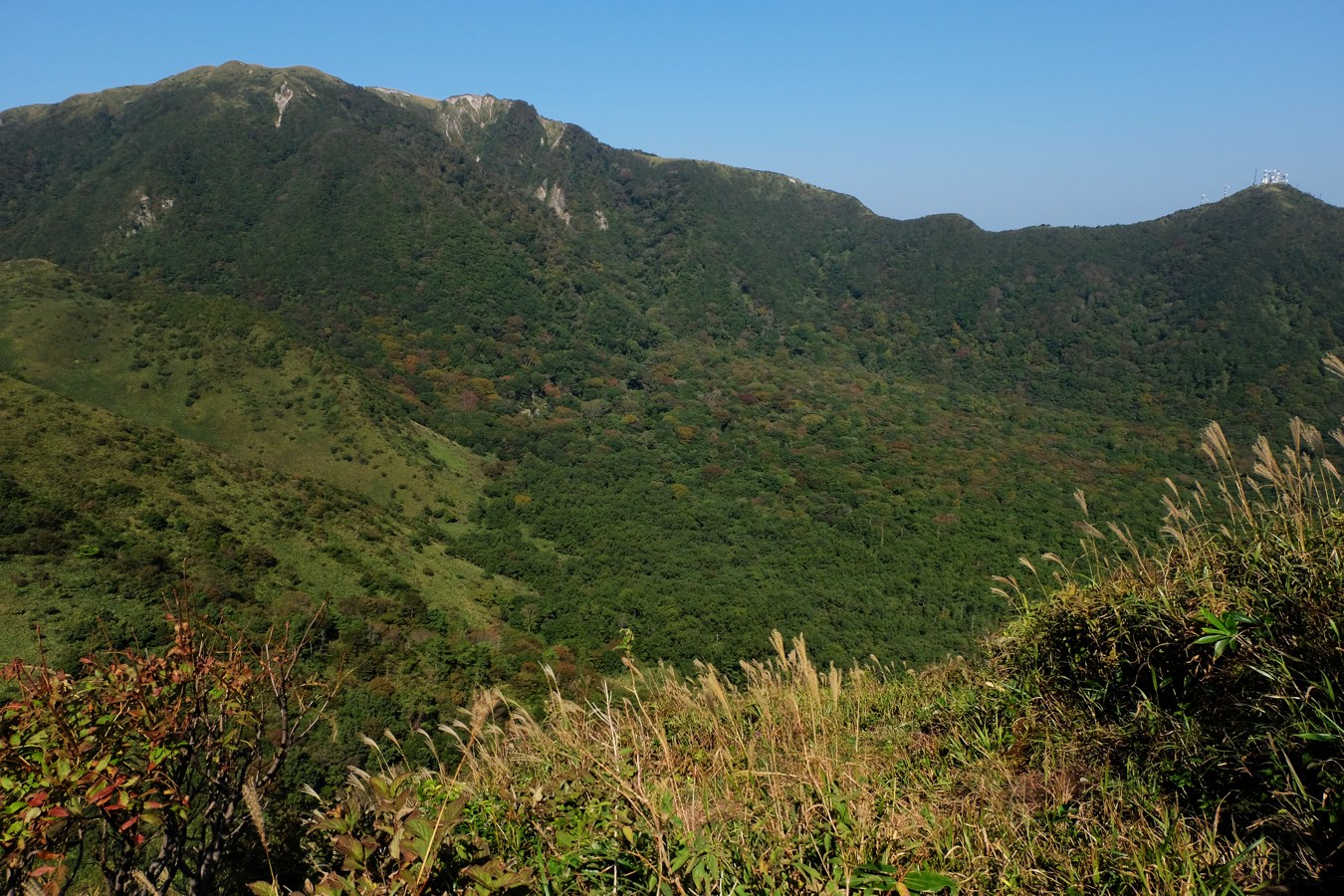 三瓶山・女夫松コースを歩く_a0317247_2017175.jpg