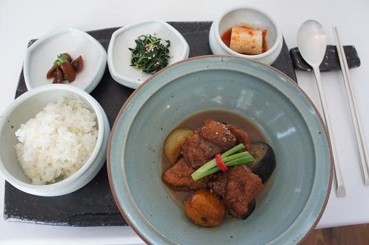 POOM SEOULでランチ_b0060363_1121942.jpg