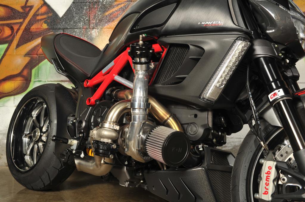 Diavel Turbo 完成してたんだ_f0004270_21292767.jpg