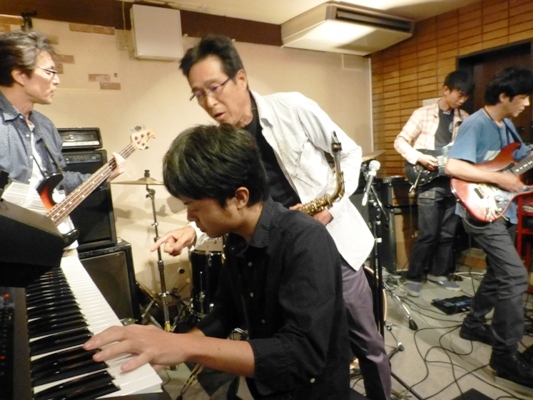 カラフル”ちょっと早い”ハロウィンライブ、ライブレポ♪part1_e0188087_23195183.jpg