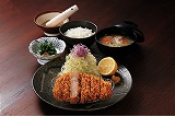 地元のとんかつ店「かつ太郎」さんで食べられるようになりました_b0166530_154680.jpg