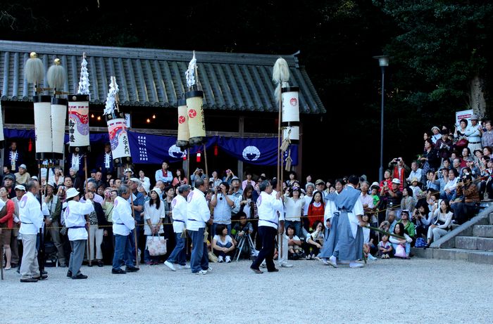 往馬大社の火祭り_c0107137_1225080.jpg