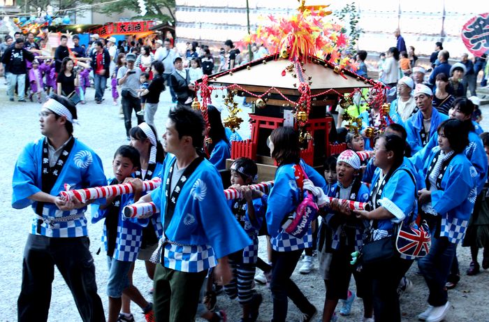 往馬大社の火祭り_c0107137_126512.jpg