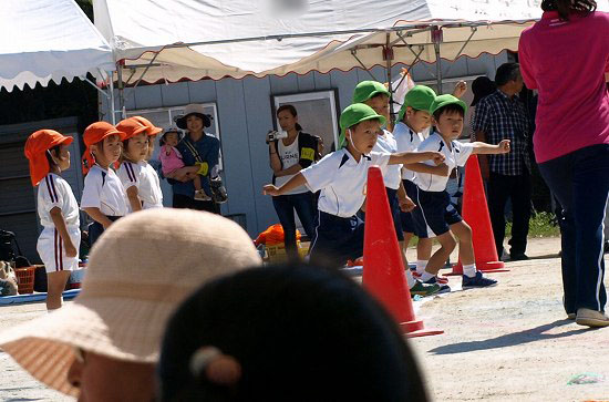 連休・・・①幼稚園の運動会！_a0065498_18542250.jpg