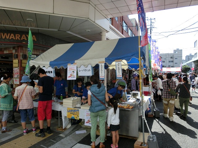 「つけナポ」と「ピロシキ」を堪能 吉原宿場まつり_f0141310_7515173.jpg