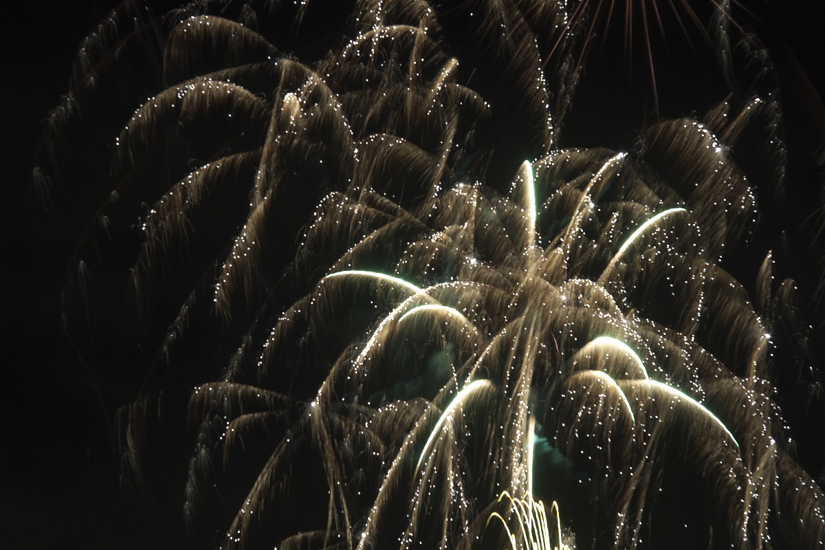 今年も15000発の花火が（３）_d0125872_027093.jpg