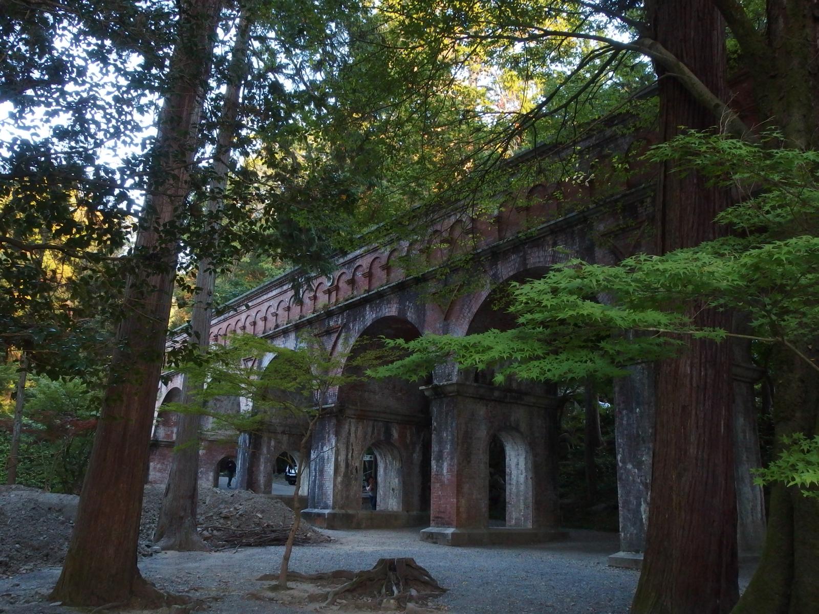 物欲兄妹、カメラ片手に大騒ぎ～銀閣寺から南禅寺～（後編）_c0177576_1639415.jpg