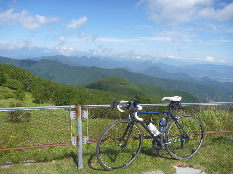 到達！何層もの尾根を見下ろす絶景！美ヶ原高原美術館-信州高原サイクリング・美ヶ原ビーナスライン編⑥_e0138081_426937.jpg