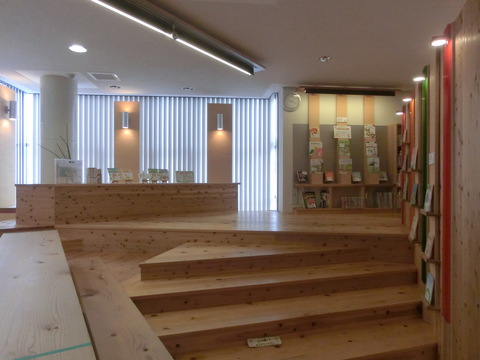 ちいさな駅美術館の展示_f0269910_18835.jpg