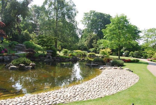 ロンドンの日本庭園と日本との結びつき：ロンドン、ホランドパークの京都庭園_f0301316_1025829.jpg