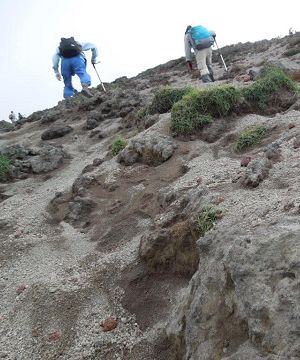 台風下の霧島登山（１：高千穂峰）１０月１４日_d0124388_9492217.jpg