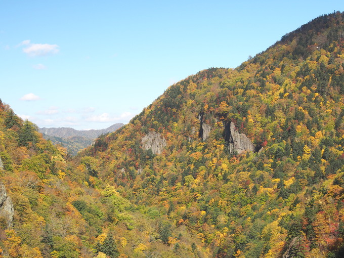 豊平峡（ほうへいきょう）ダムの紅葉_e0305745_20363788.jpg