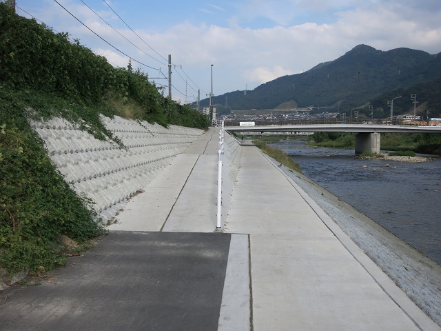 瀬野川遊歩道全面開通・最終工事区間の才の瀬橋～山王大橋を歩く　その4_b0095061_8125226.jpg