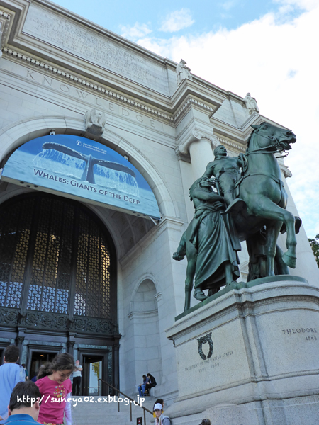 初めてのニューヨーク旅行（３）アメリカ自然史博物館 と タイムズスクエア_d0221584_746613.jpg