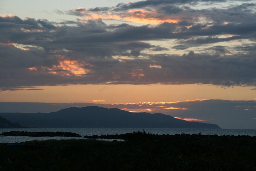 夕日と釣り場の様子！_e0065084_21572571.jpg