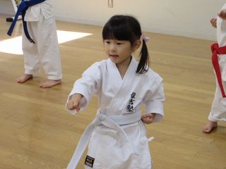 宮の沢教室 3才からの空手!_c0118332_1743244.jpg