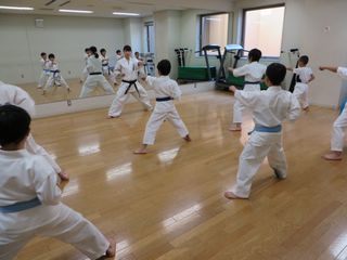 宮の沢教室 3才からの空手!_c0118332_1744219.jpg