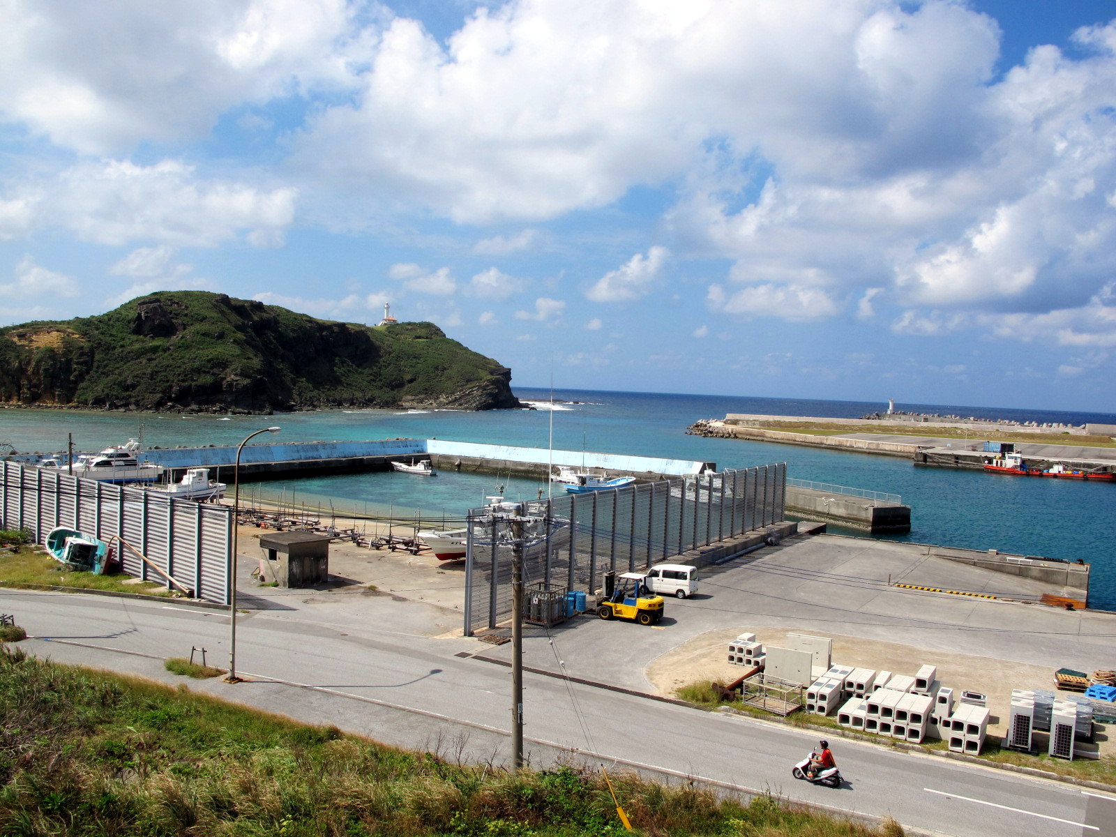 10月19日 今日から明日へつなげてみました_b0158746_1383128.jpg