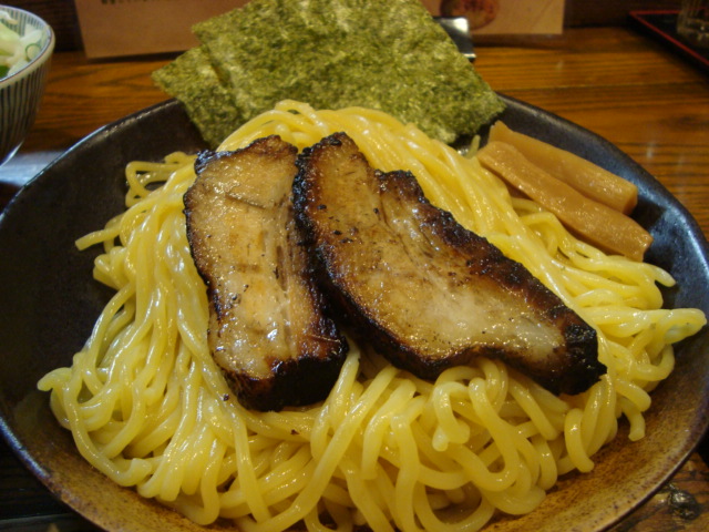 原宿「中華蕎麦　つけ麺　一」へ行く。_f0232060_15511194.jpg