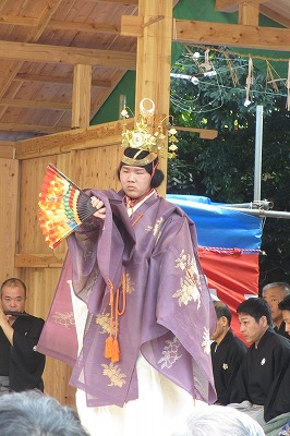 ２０１３宝満神社奉納能楽・新開能（能：加茂と狂言：三本柱）・千寿の楽しい歴史_a0137997_1928274.jpg