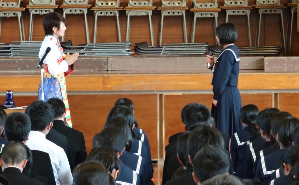 佐賀県鳥栖市の4つの中学校を訪問_c0162404_0565593.jpg