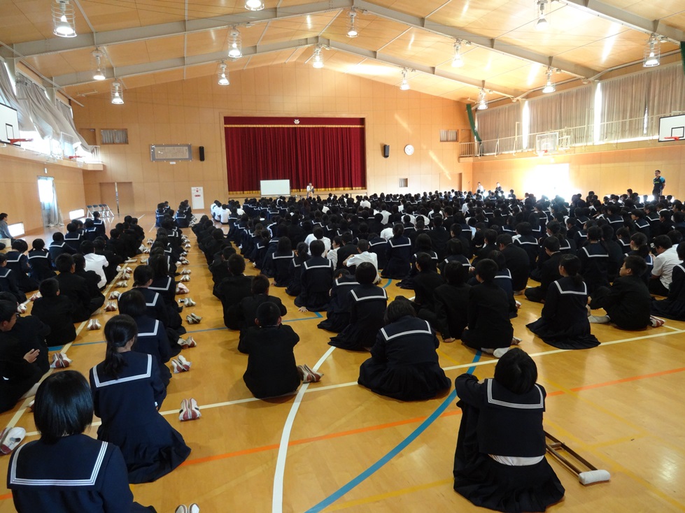 佐賀県鳥栖市の4つの中学校を訪問_c0162404_1154233.jpg