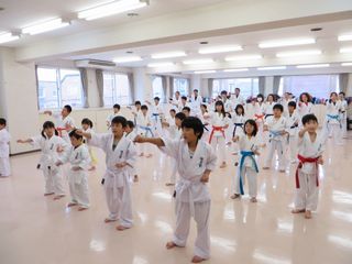 日曜 新川教室 親子空手 秋季昇級審査会_c0118332_1633513.jpg