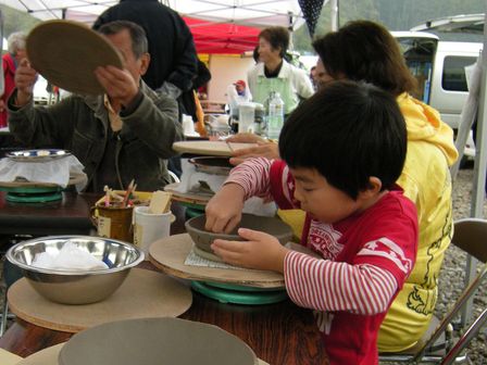 こがわ産直市&炭鉱ホルモンまつり(1)雨でも大盛り上がり!_b0206037_1649144.jpg