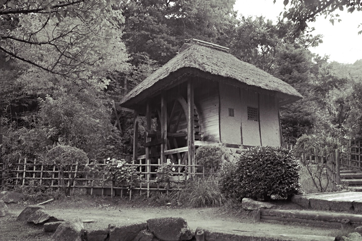 時代の忘れもの、「新モノトーンの写真、その17(水車小屋編)」_c0203449_16473023.jpg