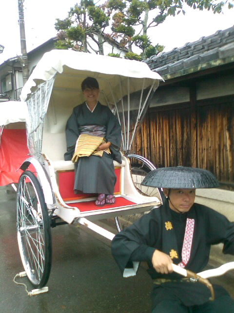 雨が似合う・・・東谷ズム　＊＾－＾＊　下財作品展のみごとなこと　０＾－＾０_f0061067_18203575.jpg