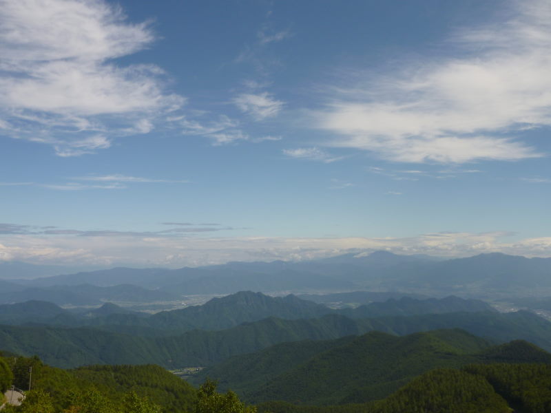 眼前の山々が大海に連なる波のよう・美ヶ原高原美術館-信州高原サイクリング・美ヶ原ビーナスライン編⑱_e0138081_10471159.jpg