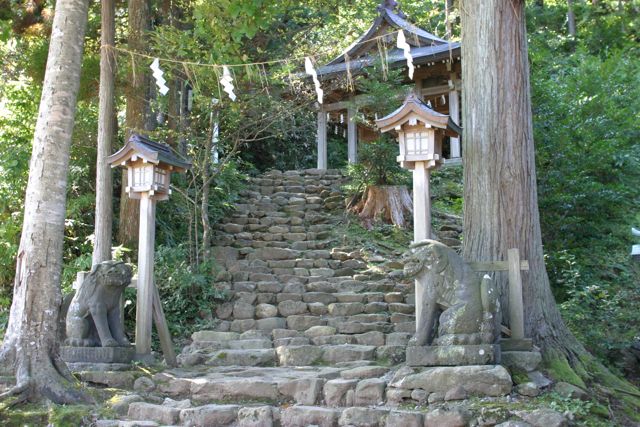 男鹿真山神社_b0031538_22325569.jpg