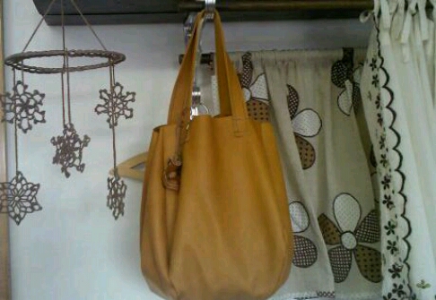 柔らかい革バッグ Natural Mama の革小物