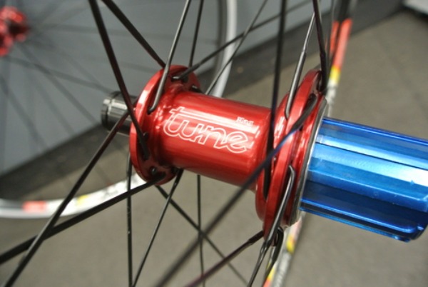 手組ホィール tune mig mag/sapim cx-ray bk/stans ztr α340 クリンチャー_a0262093_161769.jpg