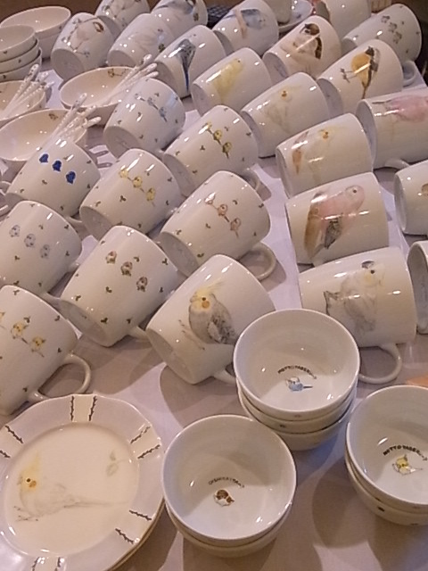 ひたき工房個展「白いうつわに咲いた華」あと2日です_d0322493_0205818.jpg