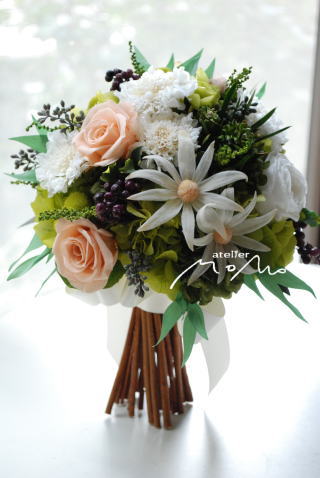 可憐な野の花のイメージで クラッチブーケ_a0136507_1763418.jpg