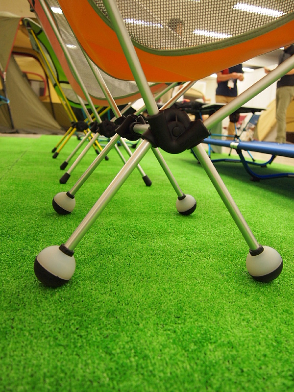 ◆2014年新製品情報!これでもう、ヘリノックス(Helinox)は土に埋まらない!(笑)_b0008655_23231975.jpg