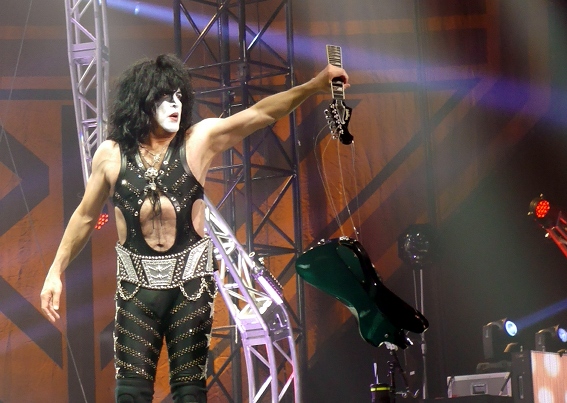 KISS に会えた夜 @2013.10.21,osaka_b0118001_1814497.jpg