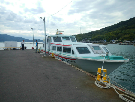 瀬戸内国際芸術祭2013　秋　その１：　粟島_b0056570_1271493.jpg