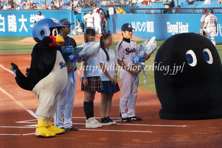 三輪ちゃんとつば九郎フォト 神宮 Out Of Focus Baseballﾌｫﾄﾌﾞﾛｸﾞ 終了