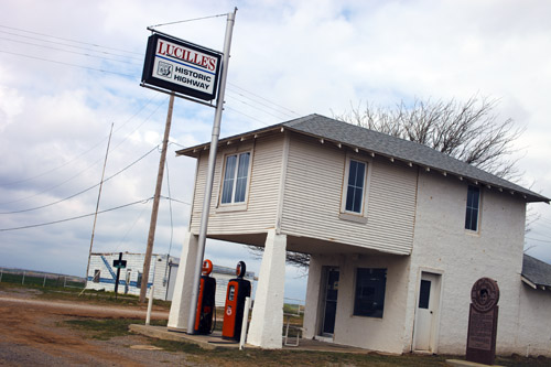 Scenic Byway in Oklahoma_c0148812_881423.jpg