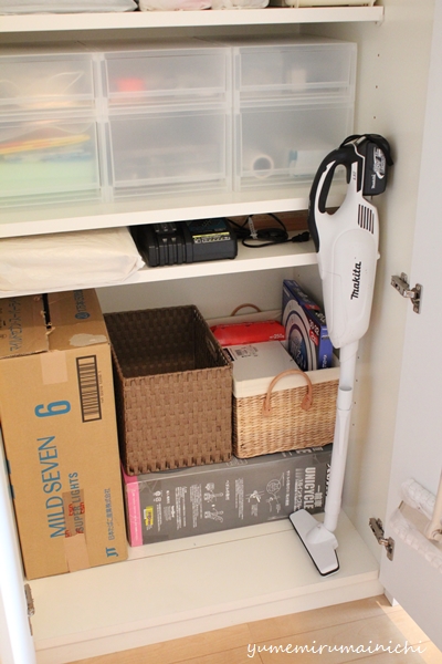 廊下収納スペースの見直し　_e0294761_21563812.jpg