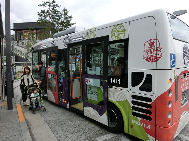 スカイツリーも車内から見学できる 墨田区のワンコインバス_f0141310_746720.jpg